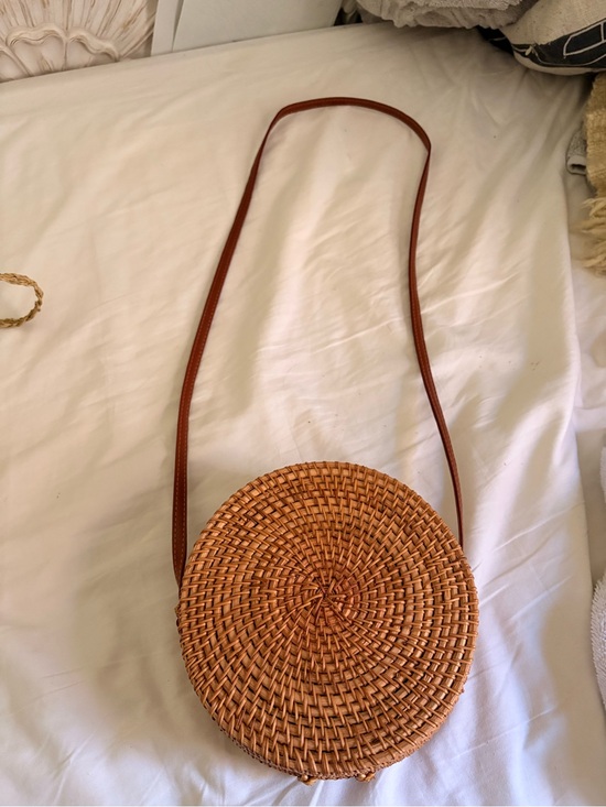 Handbags - Woven Round Crossbody Bag in Natural Brown